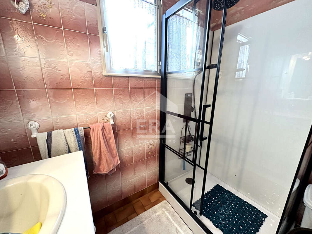 Maison à VILLENEUVE-LA-GUYARD