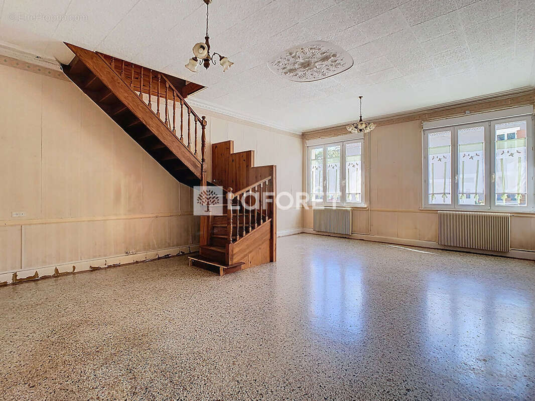 A vendre à AVOCOURT - 132 m² - 3 chambres - photo 2
