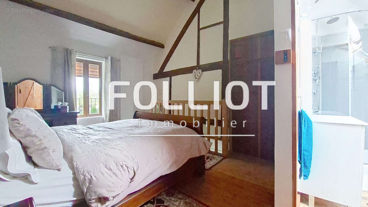 Maison à SAINT-GEORGES-DE-LIVOYE