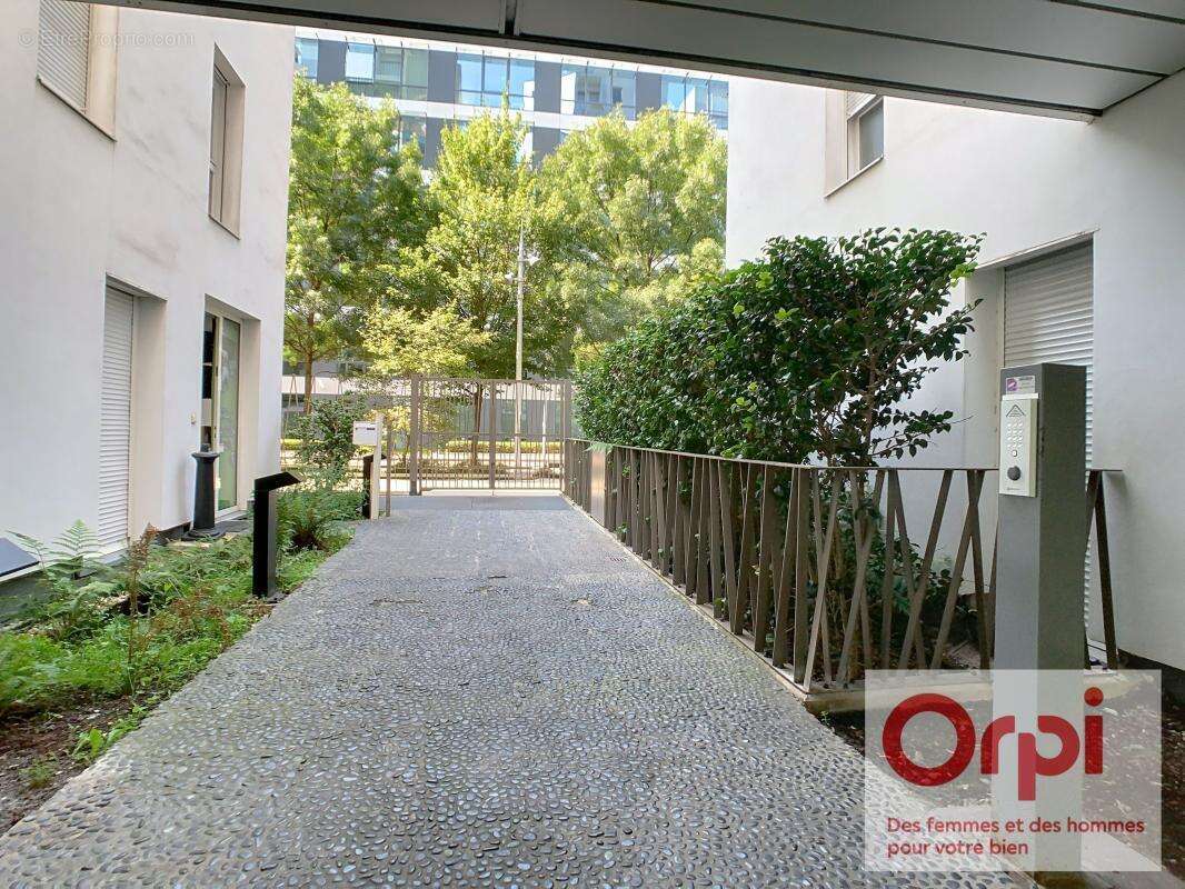 Appartement à ISSY-LES-MOULINEAUX