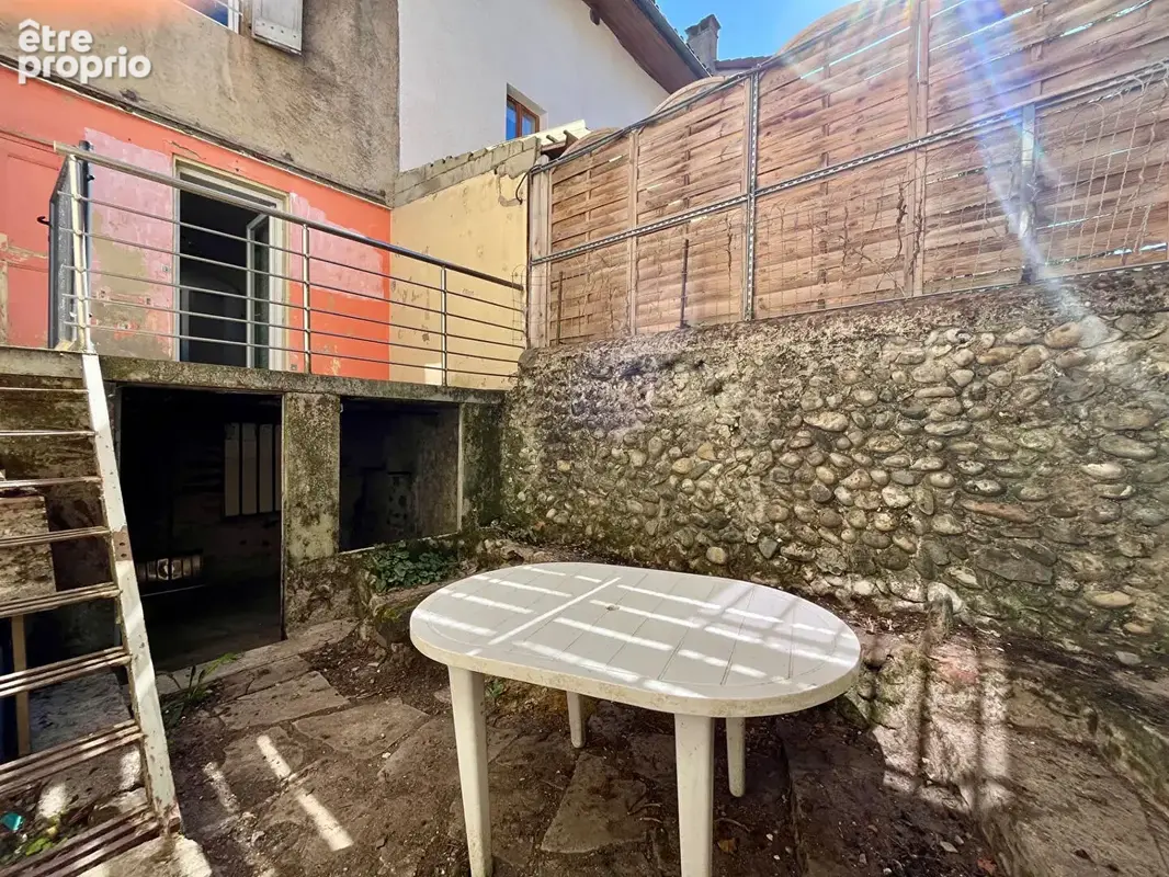 RIVES Maison de ville 5 pièces de 112 m² - photo 9