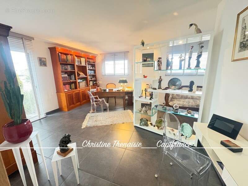 Maison contemporaine Beaux volumes - 5 chambres - Pergola - Garage SAINT GILLES CROIX DE VIE (85) - photo 13