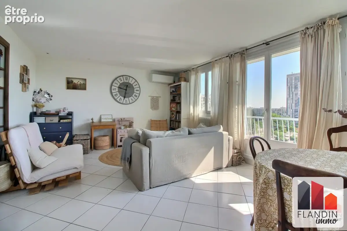 Appartement 3 pièces 71 m² à vendre à Saint-Genis-Laval (69230) - photo 2