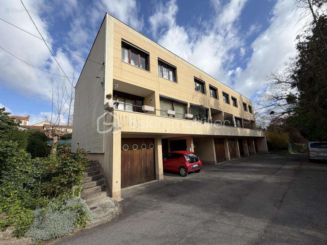 Appartement à CORBEIL-ESSONNES