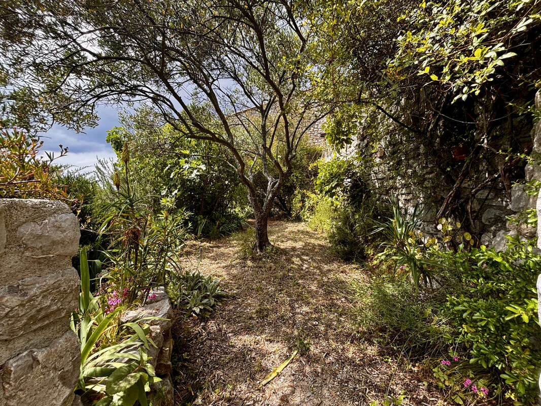 Maison à SAINT-JULIEN