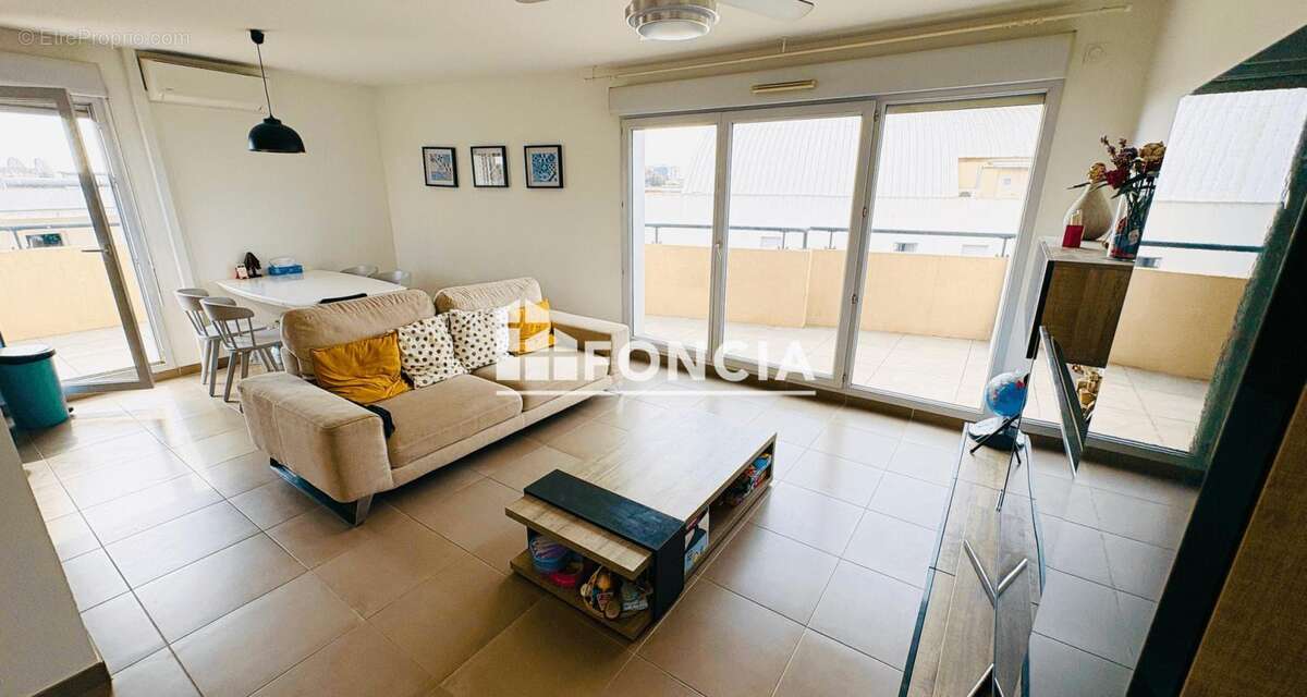 Superbe duplex 3 chambres + bureau en dernier étage avec terrasse apercu mer au calme - photo 2