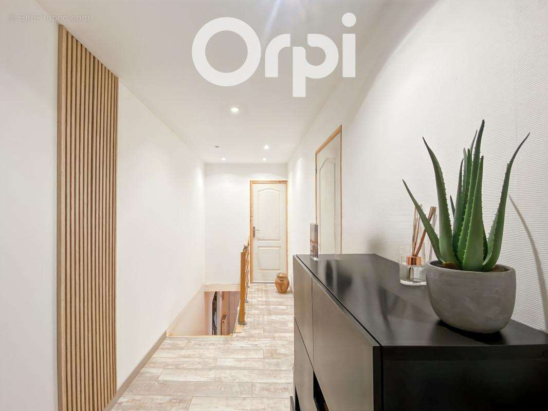 Maison à ESTREES-SAINT-DENIS