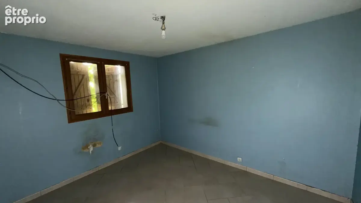 Maison de 57.90 m2 avec garage - 5 Bis rue du Vermandois - 02800 LA FERE. - photo 5