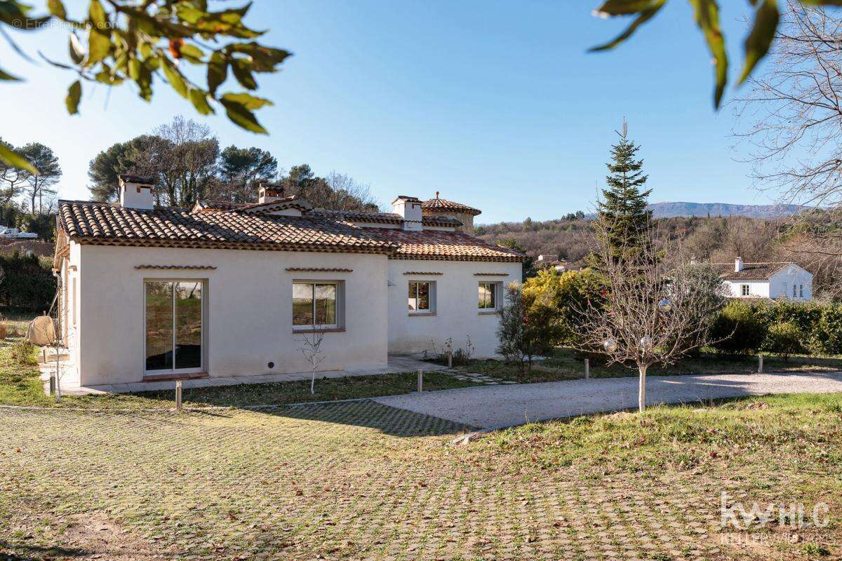 Maison à ROQUEFORT-LES-PINS