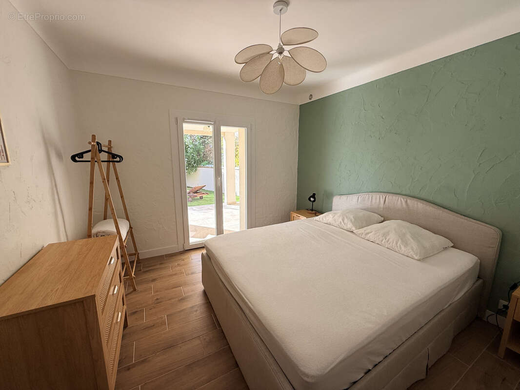 Maison à LES ISSAMBRES