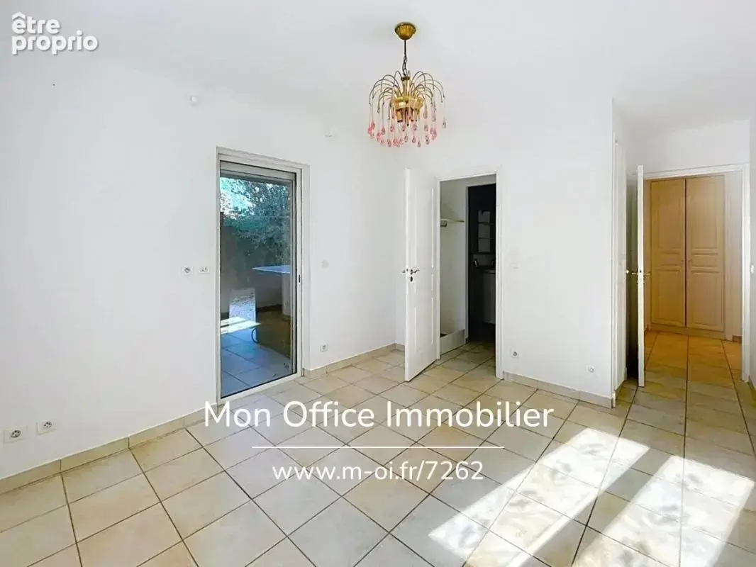Référence : 7262-les - appartement t3 avec garage et grand jardin au centre du village de cogolin - photo 5