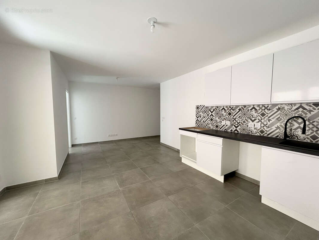 Appartement à MARSEILLE-4E