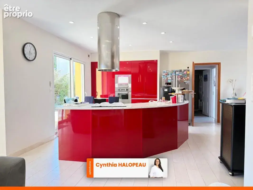 Maison familiale de 161 m² avec piscine – Chauché - photo 5