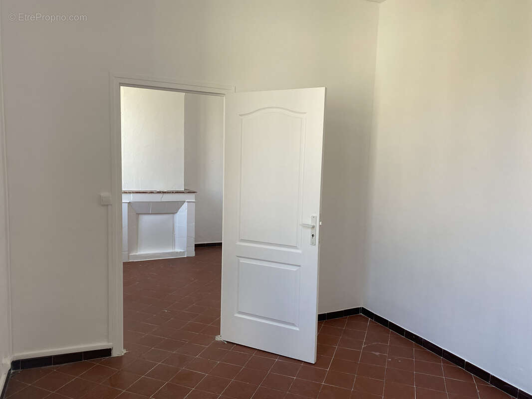 Spécial Investisseur   F2 déjà loué   Emplacement idéal   Faibles charges - photo 4