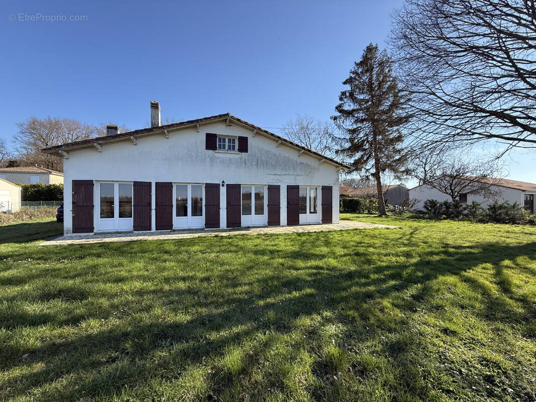Maison à SAUJON