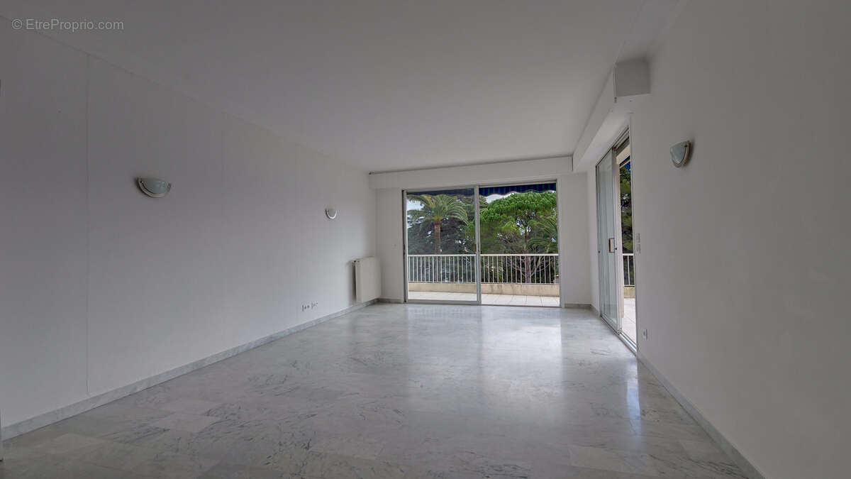 LE CANNET à vendre 4 pièces de 112 m2 en dernier étage avec terrasses cave et garage - photo 8
