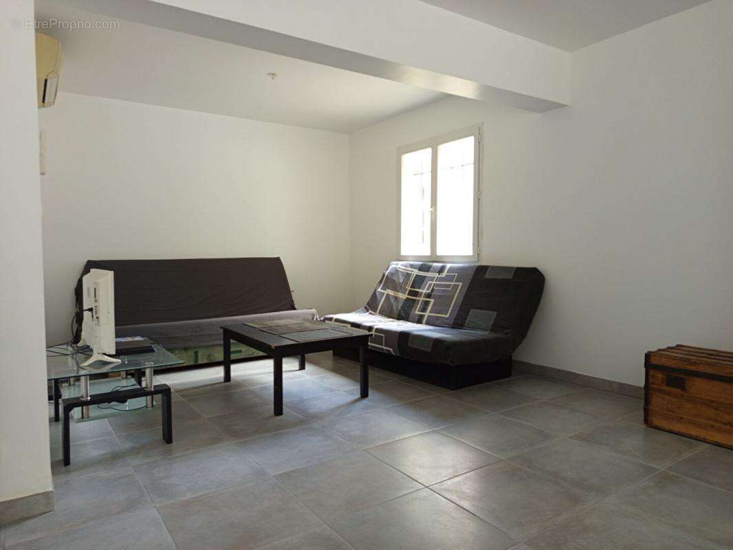 Maison à SAINT-RESTITUT