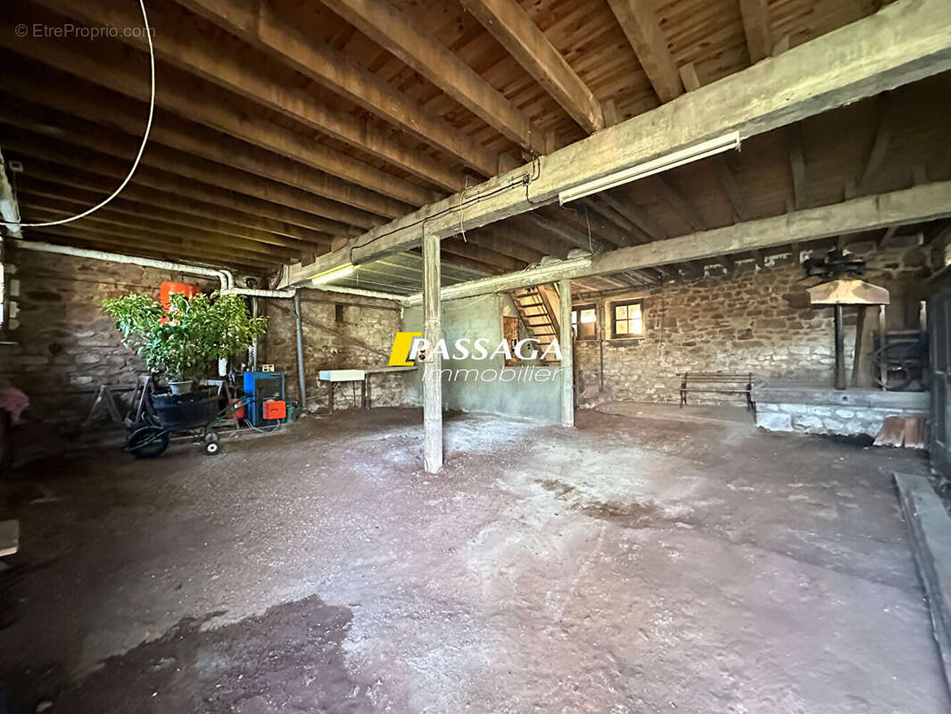 Maison à SAINT-CHRISTOPHE-VALLON