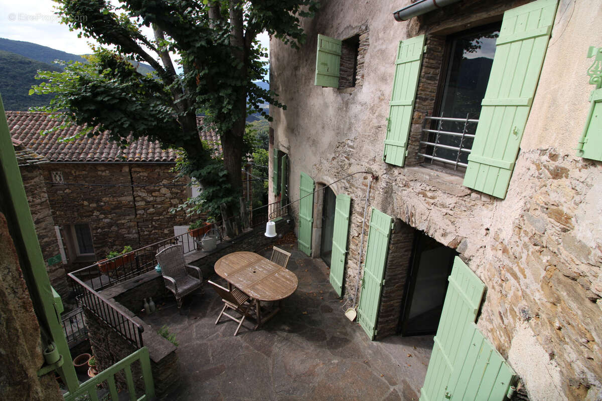 Maison à COLOMBIERES-SUR-ORB