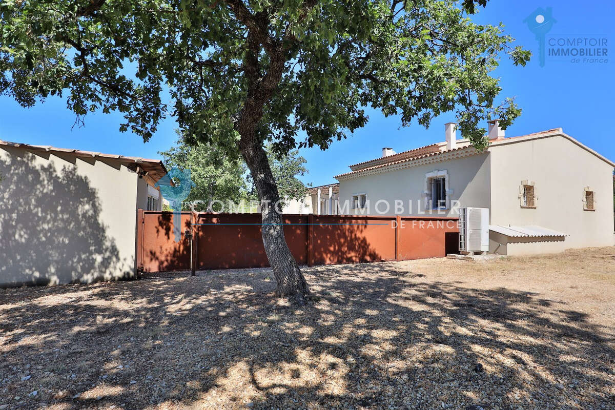 Maison à SAINT-SATURNIN-LES-APT