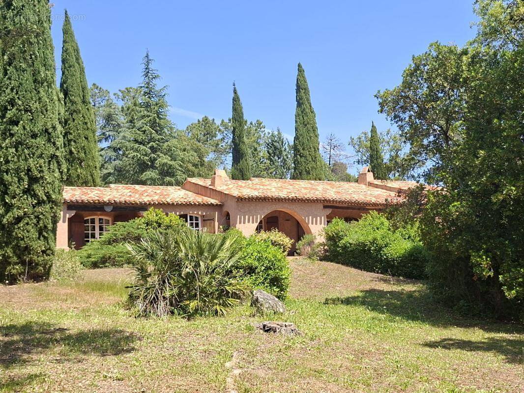 Maison à LE MUY