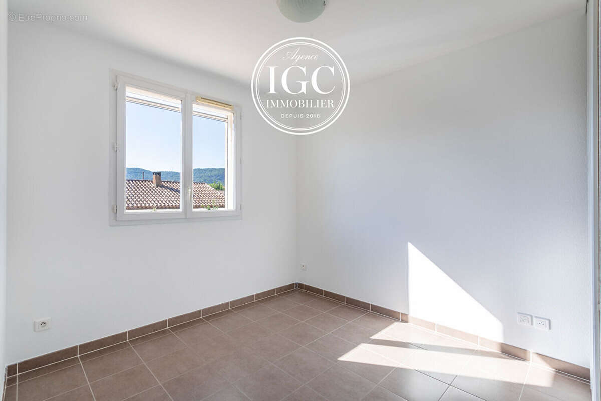 Maison à CHATEAUNEUF-LES-MARTIGUES