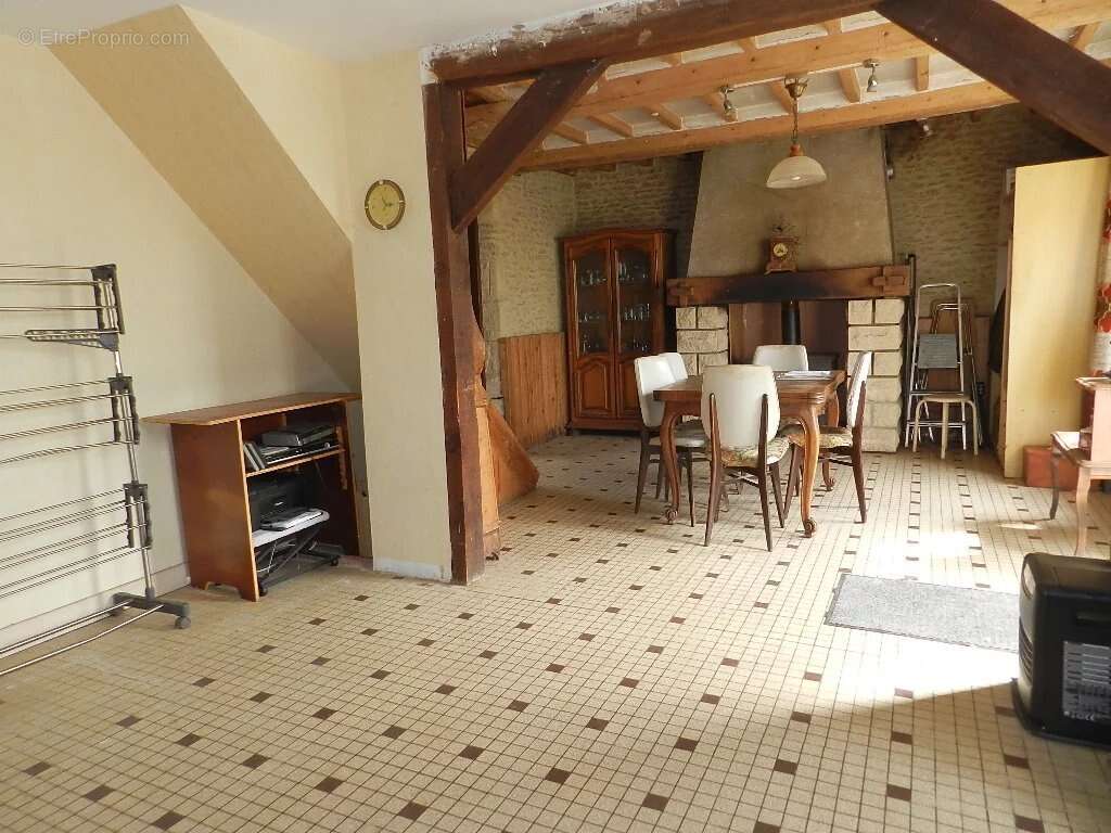 Maison à SAINT-PIERRE-SUR-DIVES