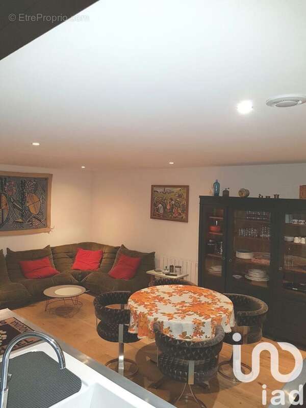 Maison 60 m² à Saint-Emilion  - photo 4