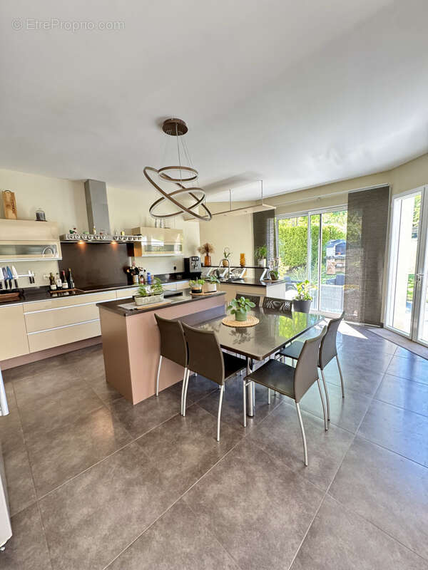 Maison à MEZY-SUR-SEINE