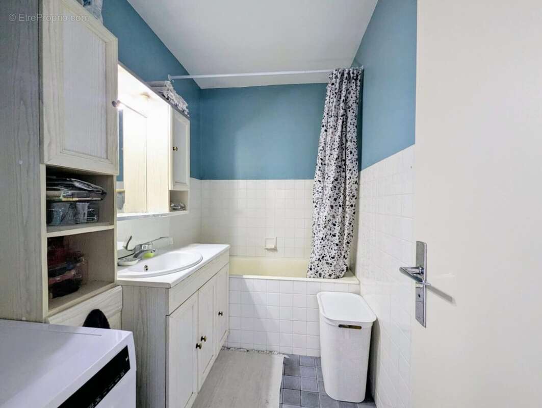 Salle de bain  - Appartement à MERIGNAC