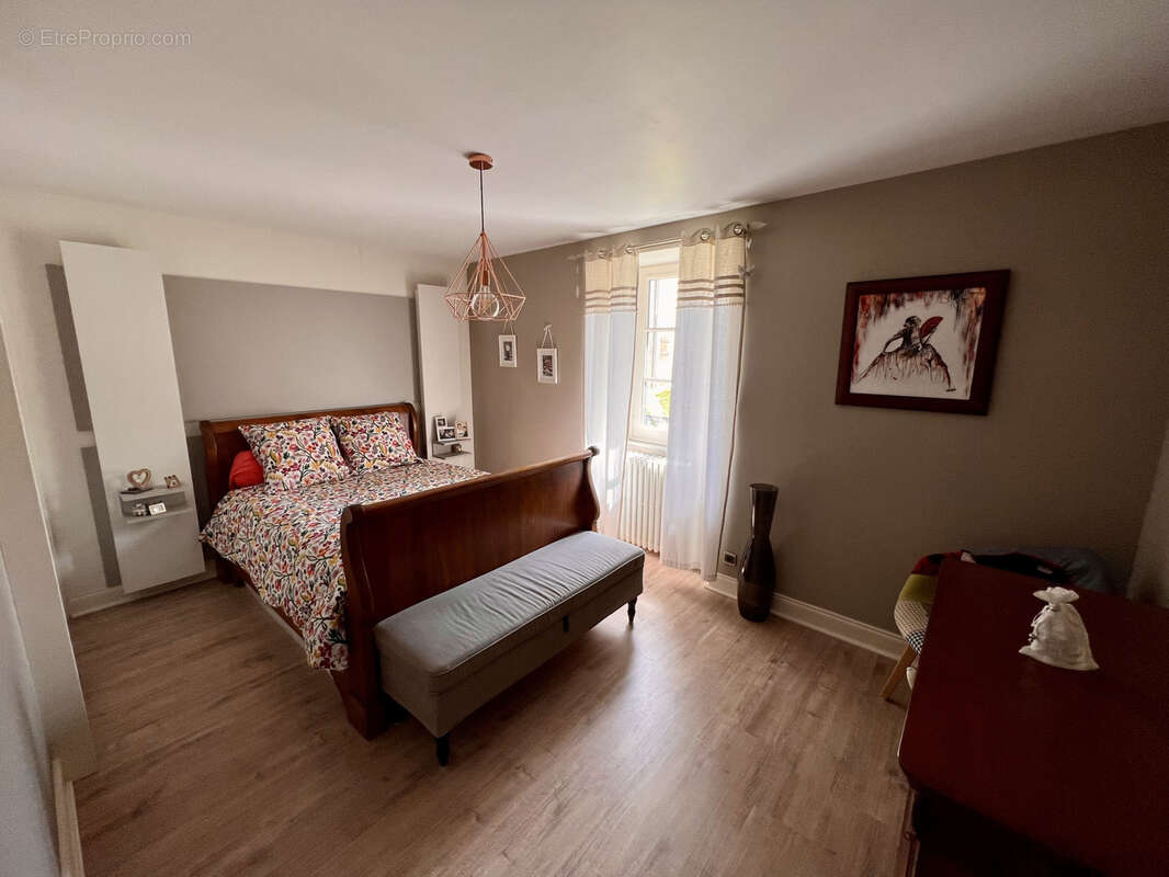 Maison à TERRASSON-LAVILLEDIEU