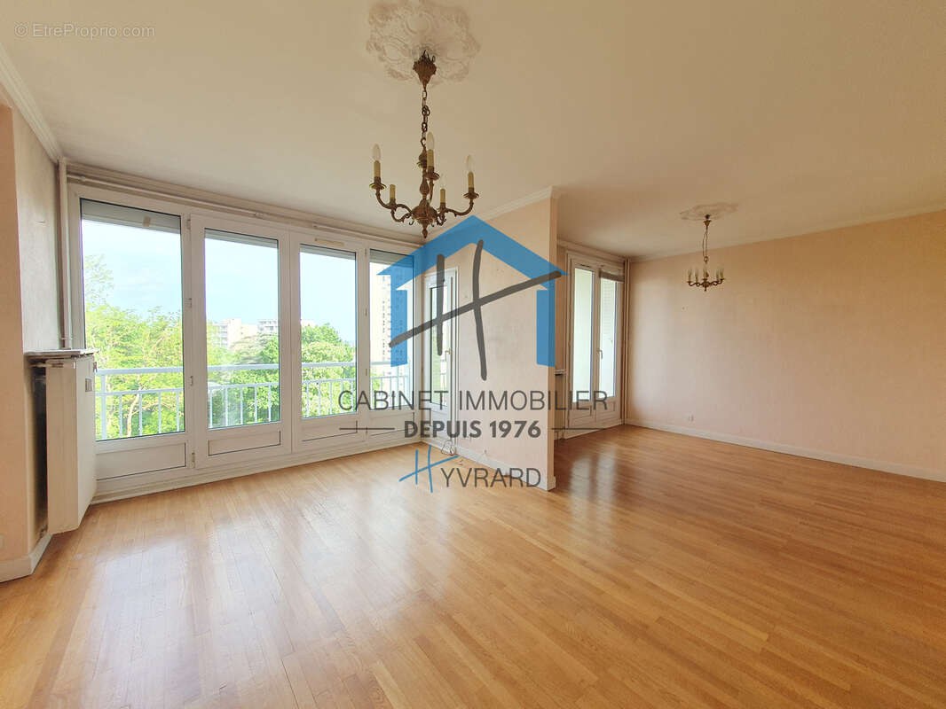Appartement à SAINT-ETIENNE