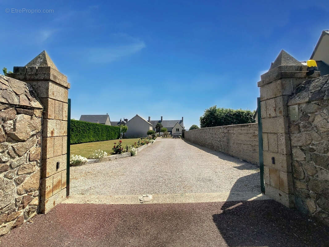 Maison à TOURVILLE-SUR-SIENNE