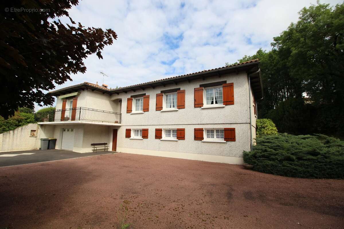 Maison à AUNAC