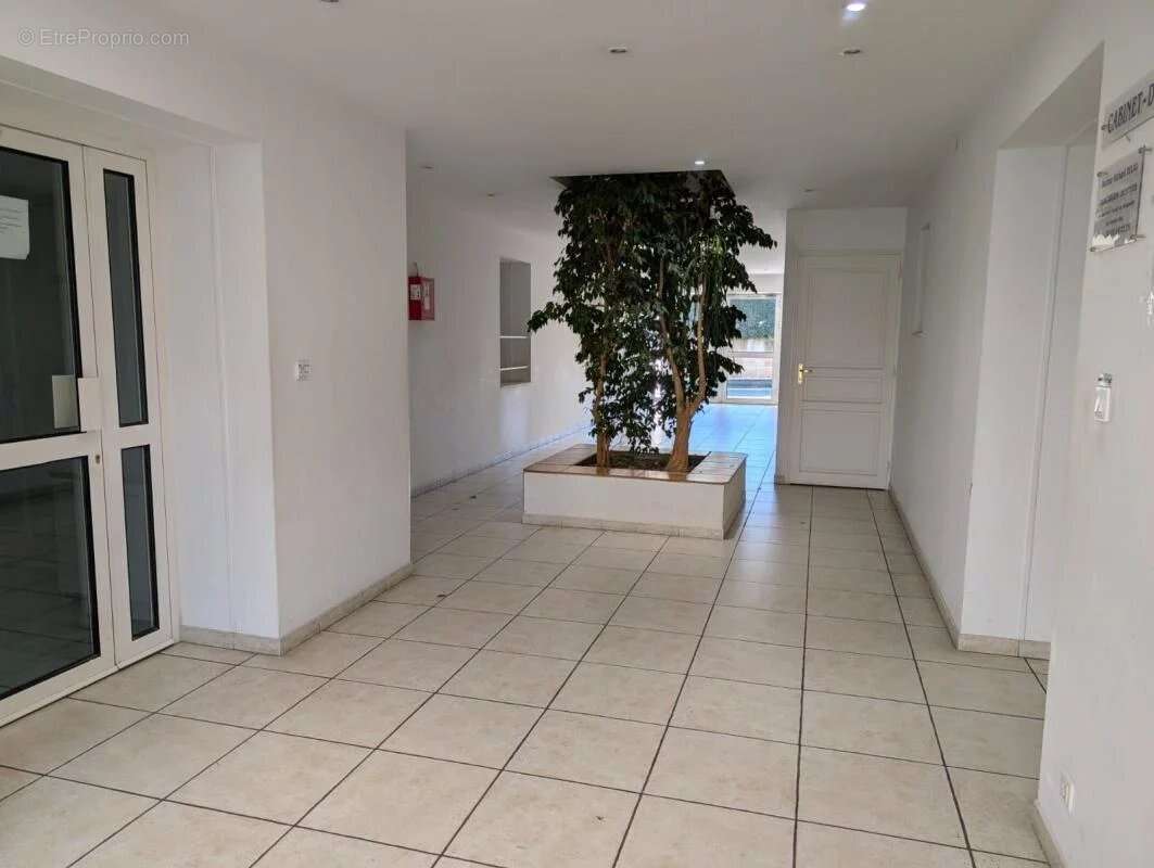 Appartement à BAGNOLS-SUR-CEZE