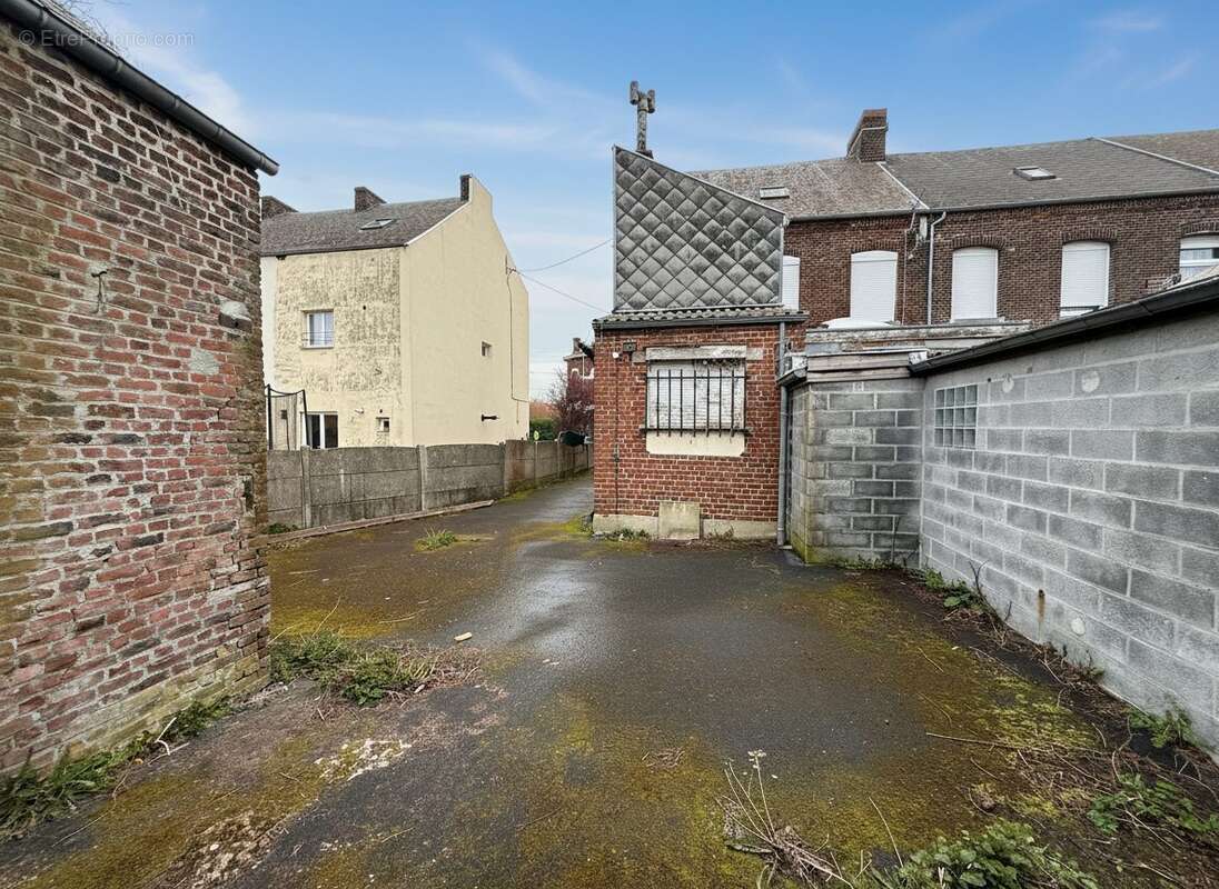 Commerce à RECQUIGNIES