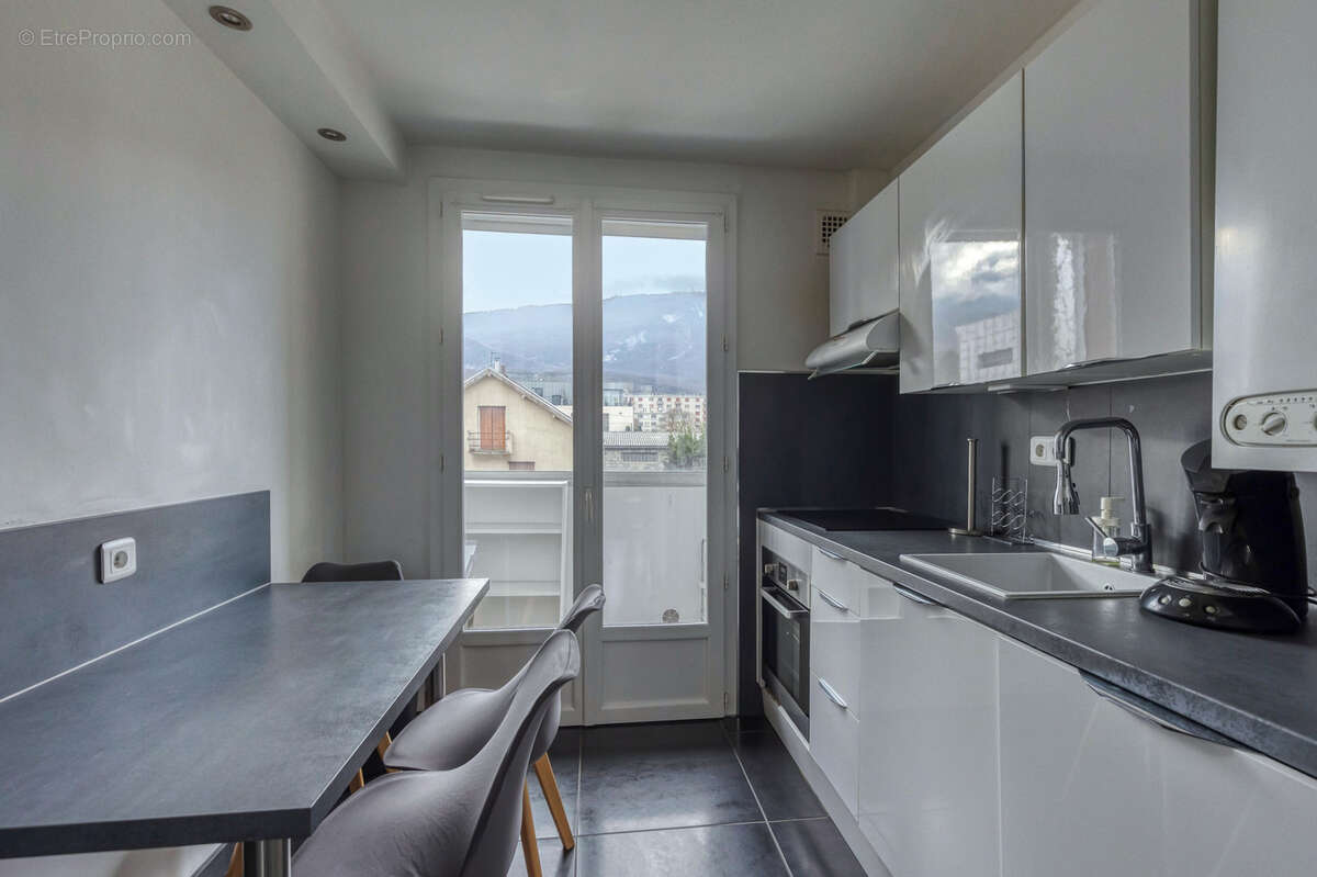 Appartement à FONTAINE