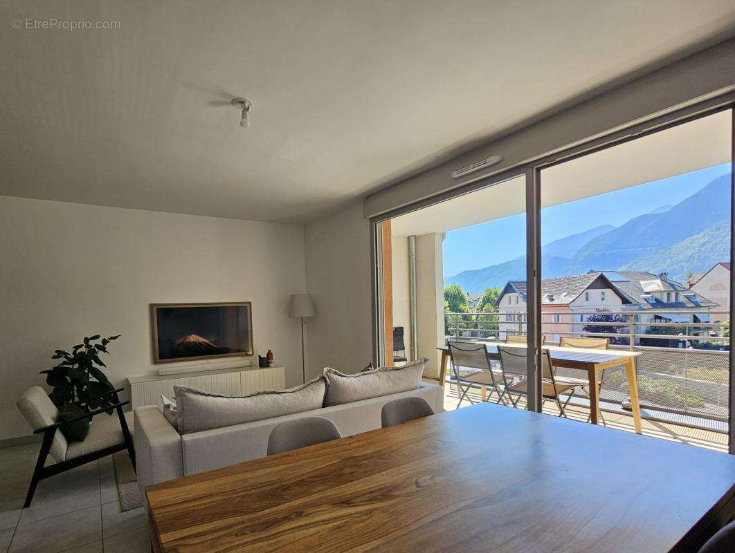 À vendre Bonneville – Superbe T3 récent de 60 m² avec terrasse, garage et vue montagnes (74) - photo 2