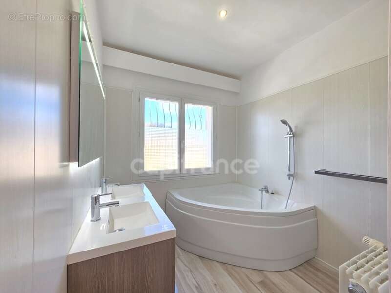 Maison à VILLEGOUGE