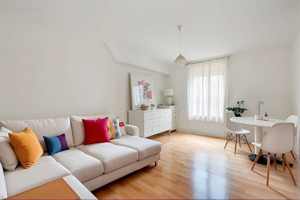 Appartement à PARIS-12E