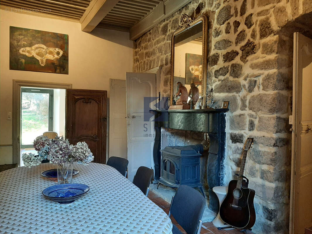Maison à MARCOLS-LES-EAUX