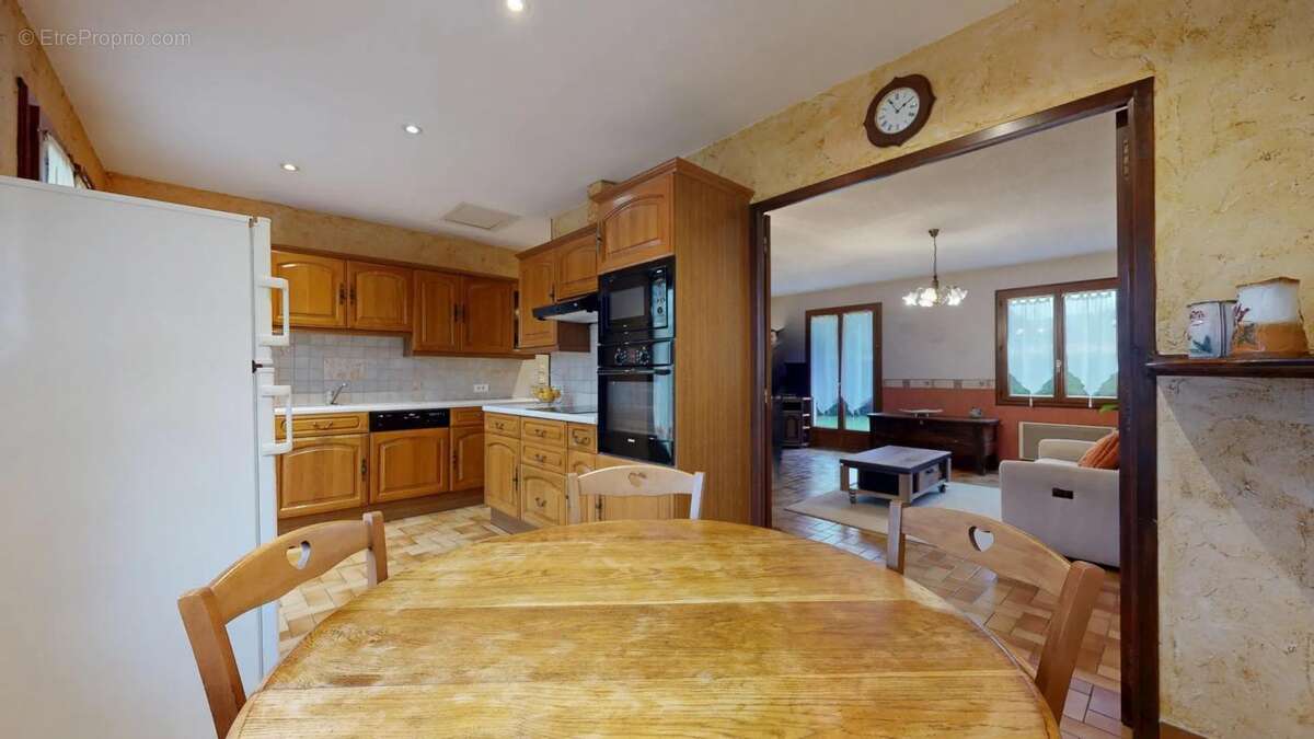 Maison à COMPREIGNAC