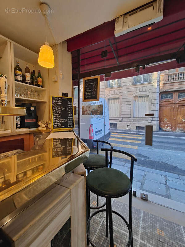 Commerce à PARIS-7E