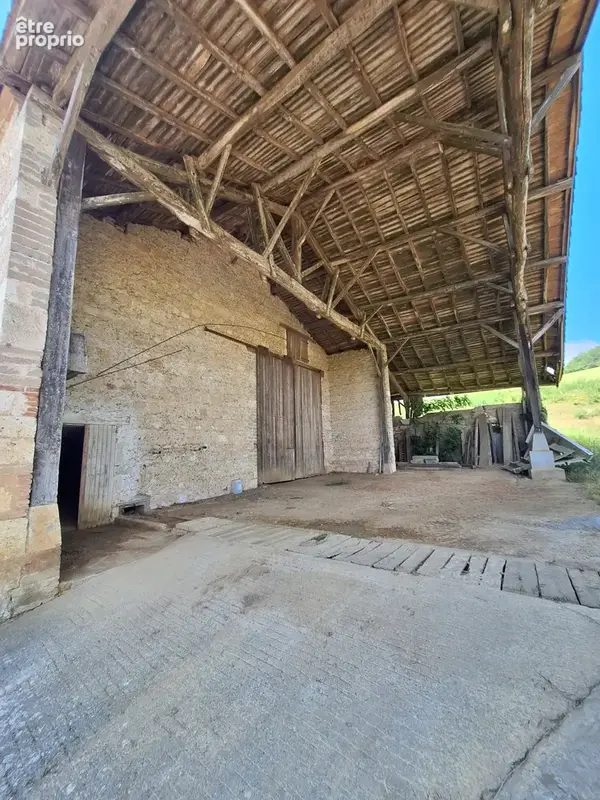 Corps de ferme avec dependances - photo 5