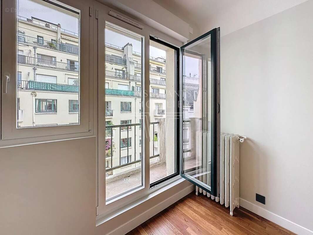Appartement à PARIS-7E
