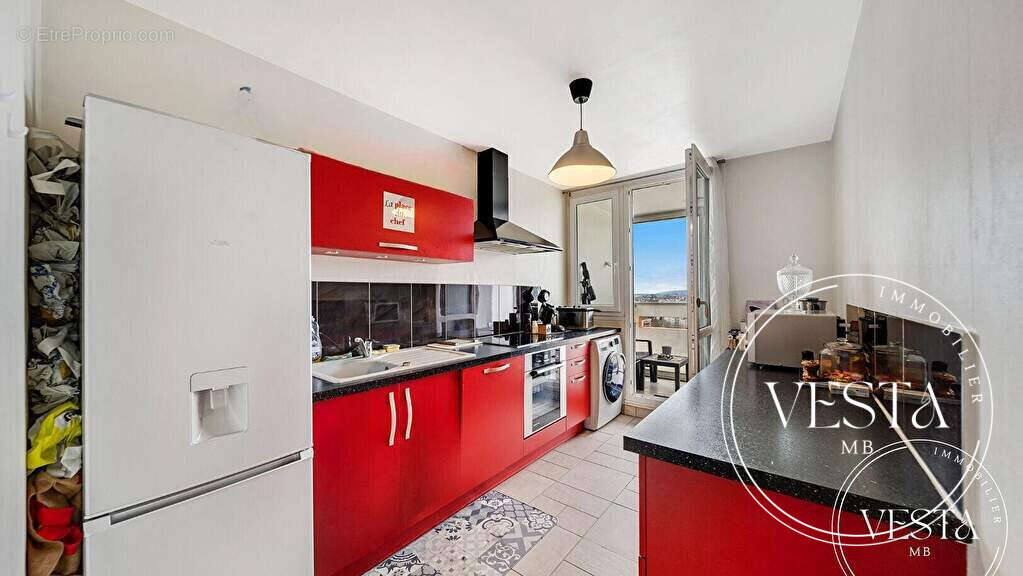 Appartement à CHENOVE
