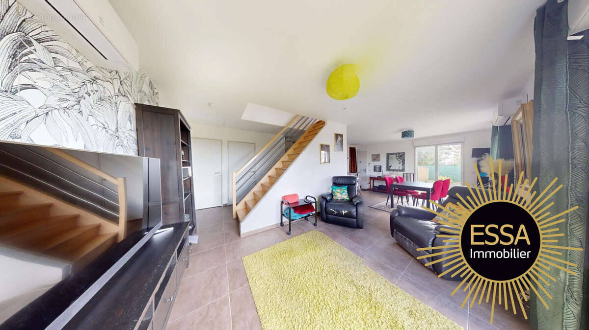 séjour - Maison à TOUSSUS-LE-NOBLE