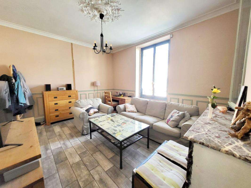 Appartement à MORIGNY-CHAMPIGNY