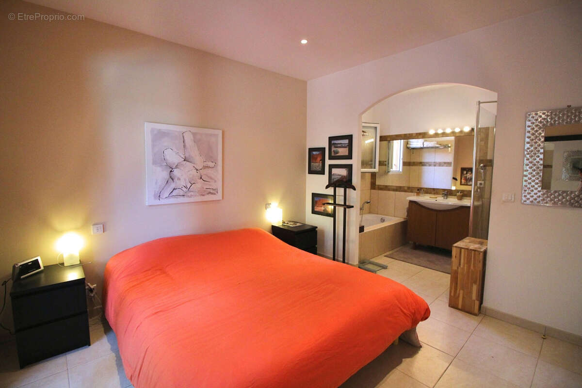 Villa lumineuse avec piscine, à deux pas du centre-ville de Sainte-Maxime - photo 11
