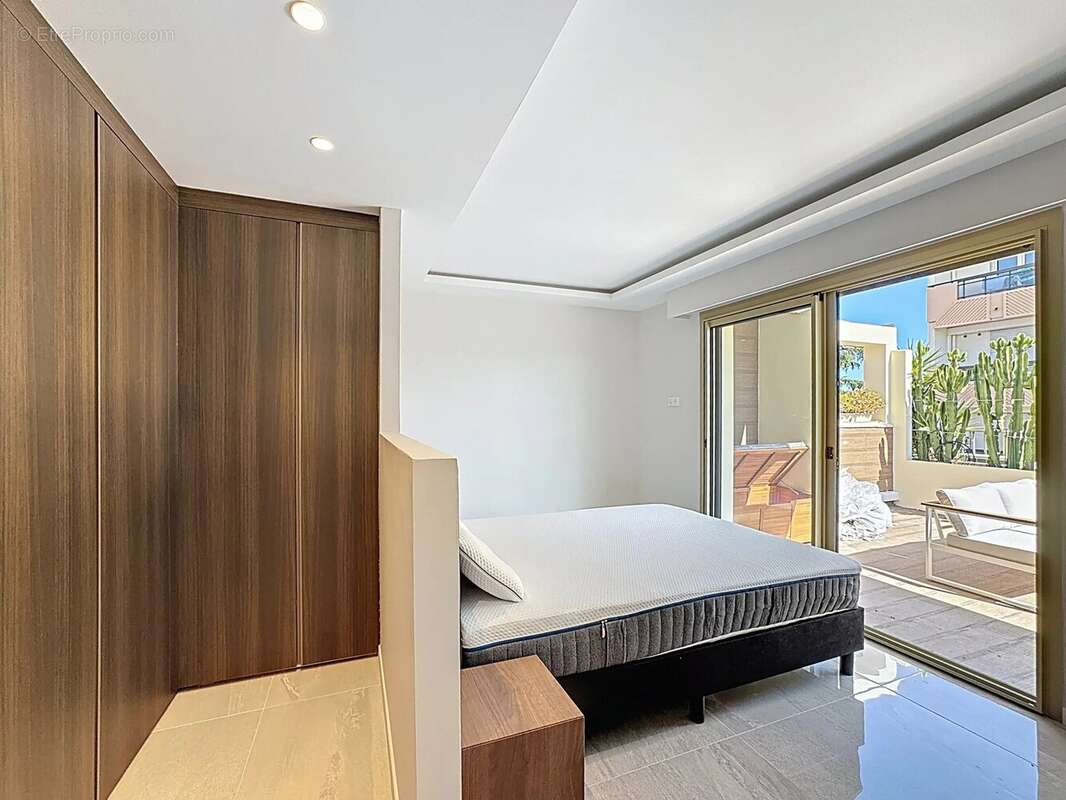 Appartement 96 m² à Le Cannet  - photo 9